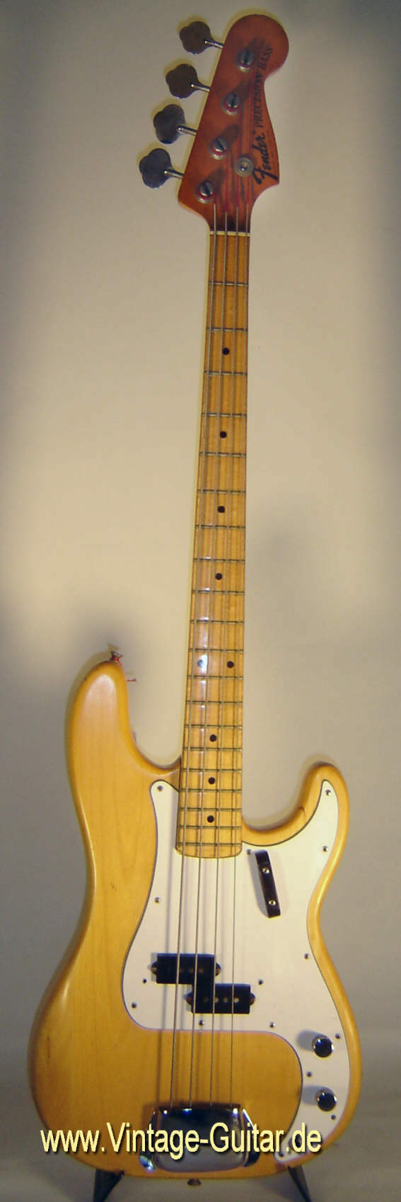 Fender Precision Bass 1972 natural front.jpg